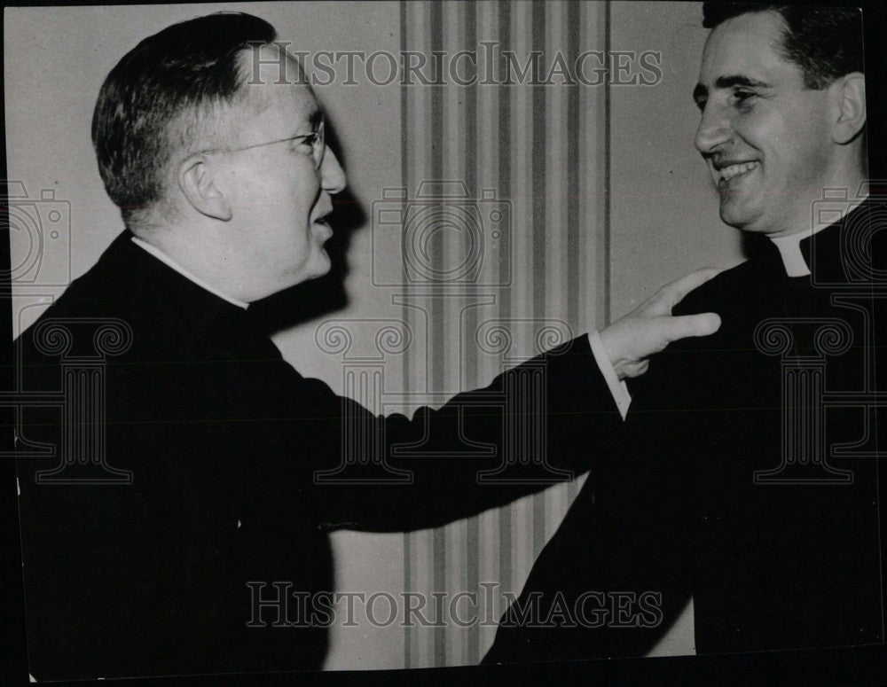 1944 Press Photo Conference between the Rev.Mongsinor a- RSA05385 - Historic Images