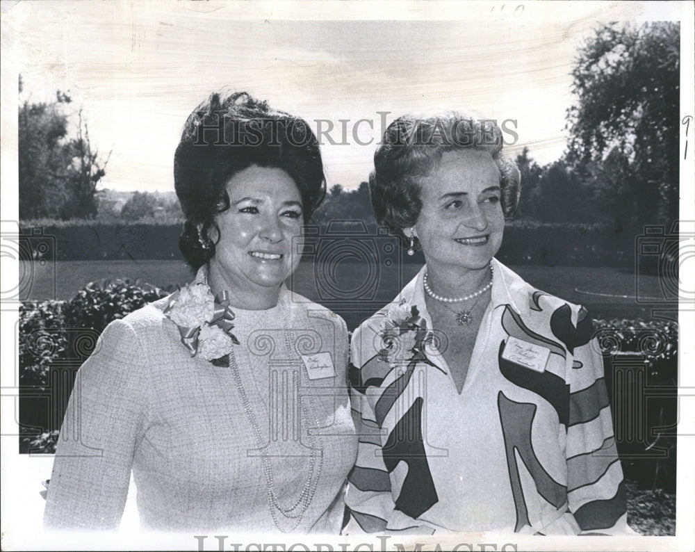 1970 Mrs. Earl Buckingham Mrs. Alexander Os - Historic Images