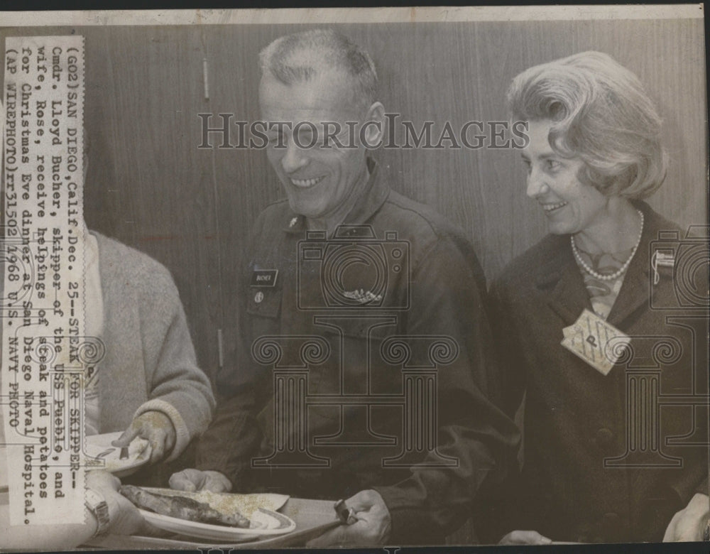 1989 CMDR. LLOYD BUCHER SKIPPER US PUEBLO W-Historic Images