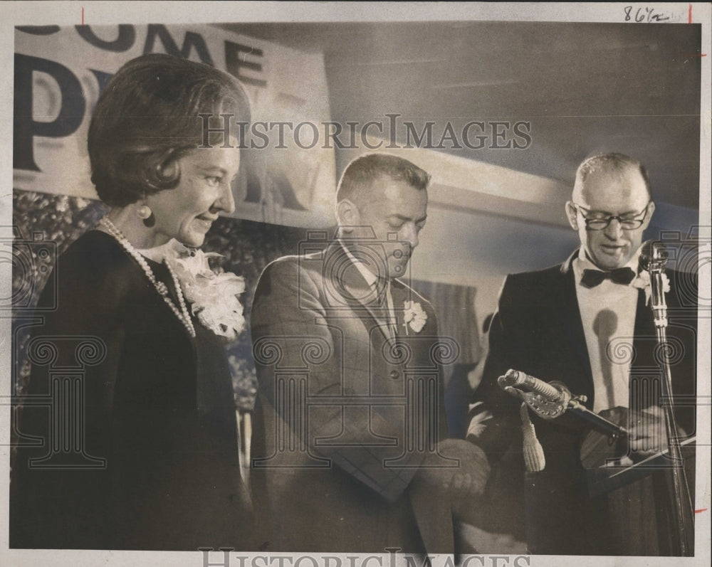 1969 Cmdr. Lloyd Bucher, with wife, Rose, A - Historic Images