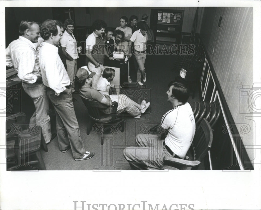 1981 Tampa air controllers watch over devel - Historic Images