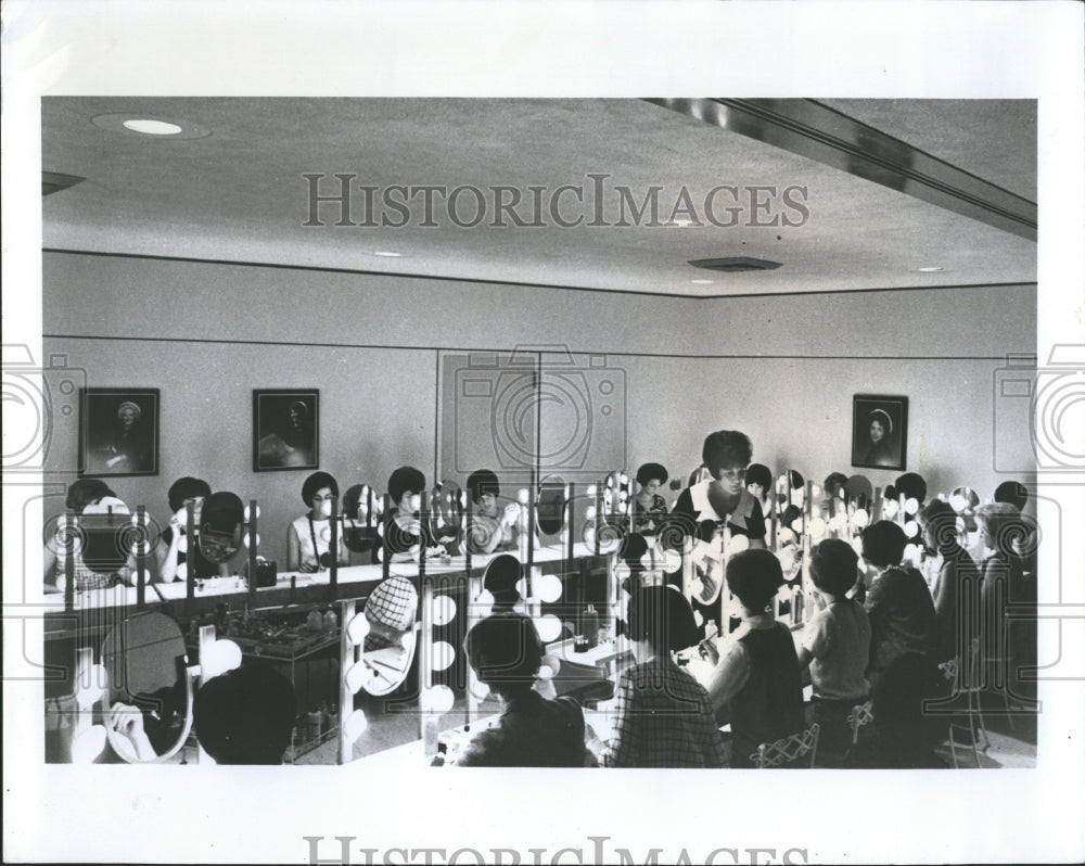 1966, AVIATION STEWARDESS TRAINEES NATIONAL- RSA05857 - Historic Images