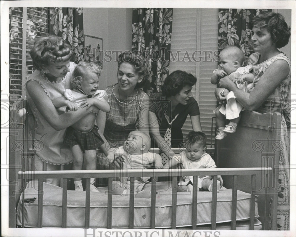 1960 Press Photo Mrs Dean Bolvin President Club Meeting- RSA05931 - Historic Images