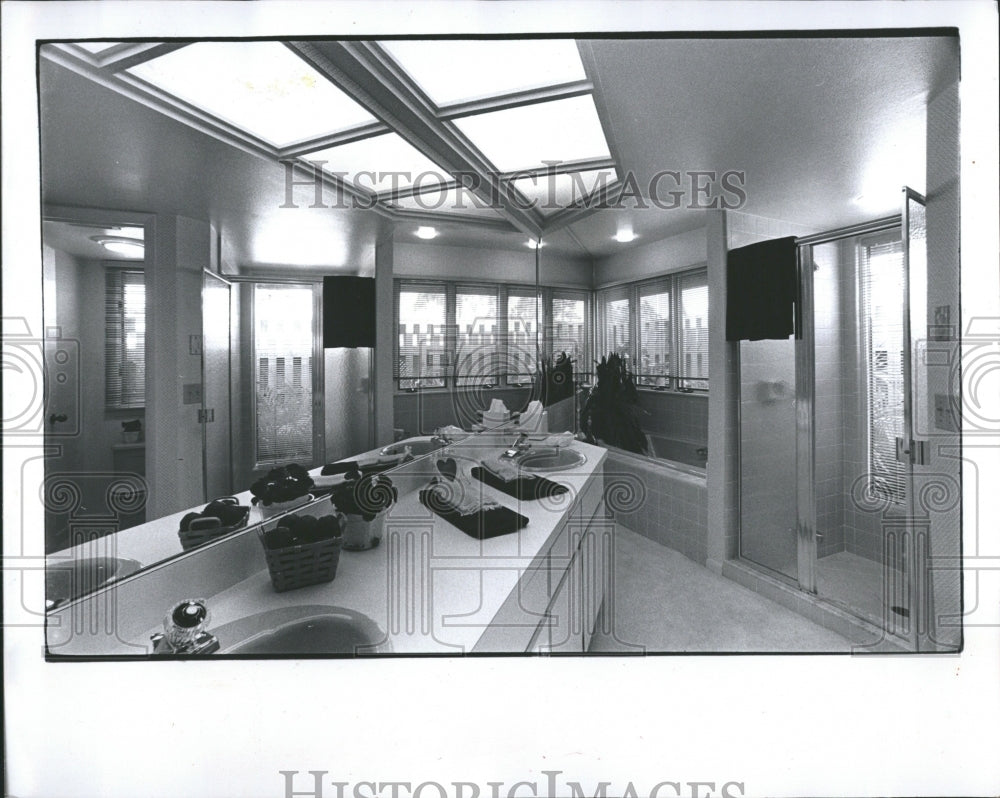 1982 Bathroom design - Historic Images