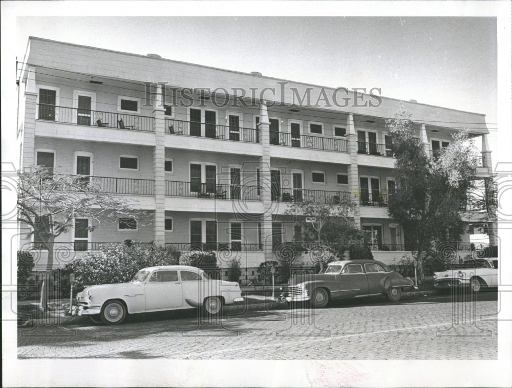 1961 Mrs Thomas Gardner Downtown Apartments-Historic Images