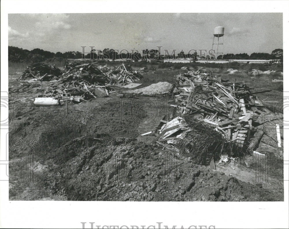 1982 Debris Dumped Illegally Largo Vacant L - Historic Images