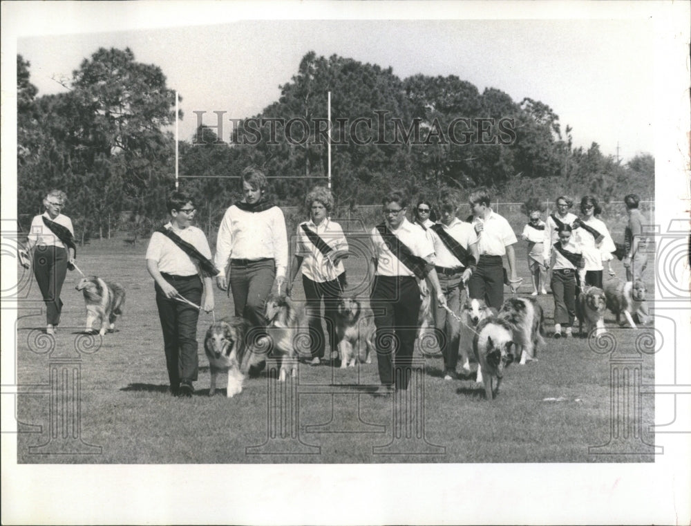 1971 Tykes Tartans step off drill maneuver - Historic Images