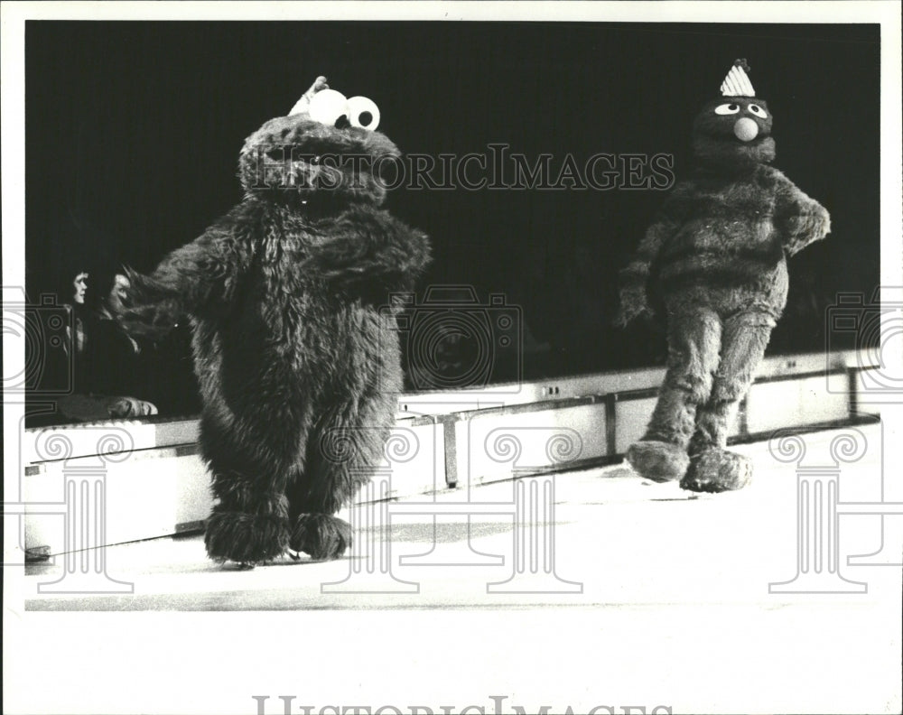 1979 Press Photo Sesame Street on Ice-Cookie Monster an- RSA06651 - Historic Images