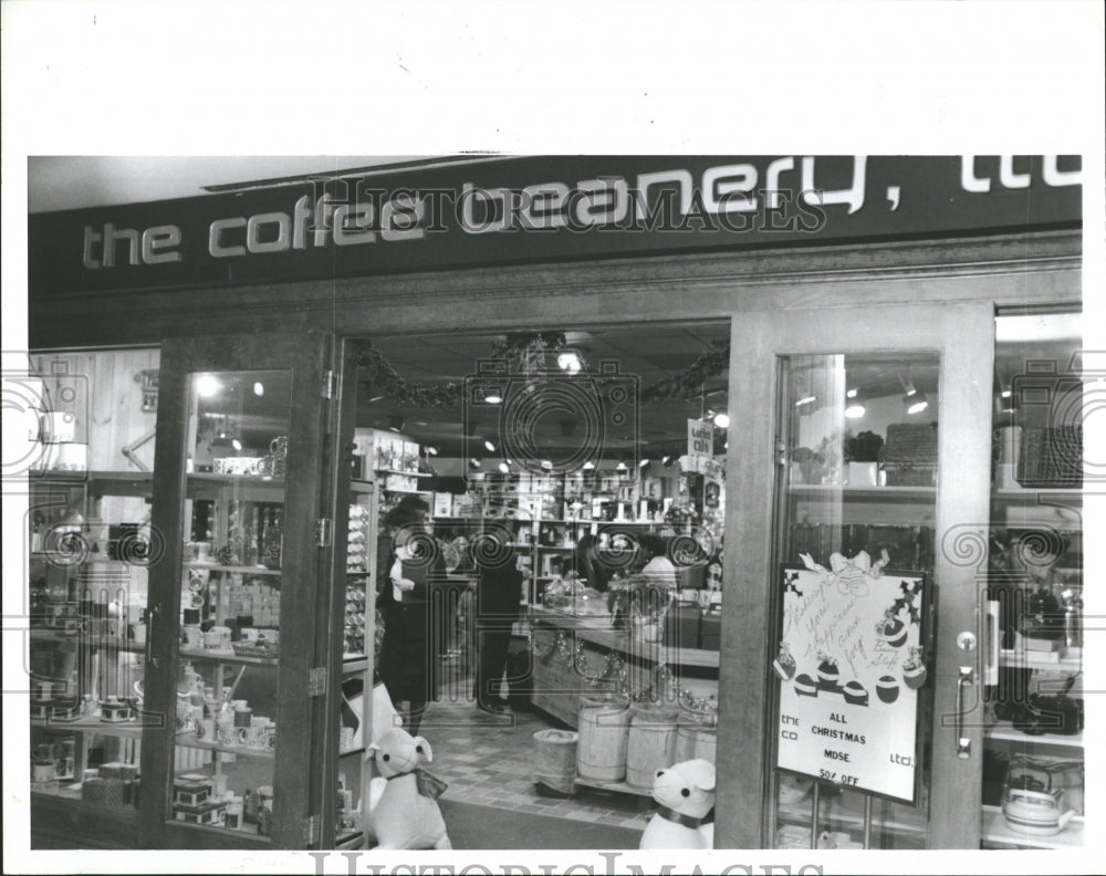 1986 Coffee Beanery Detroit Exterior - Historic Images