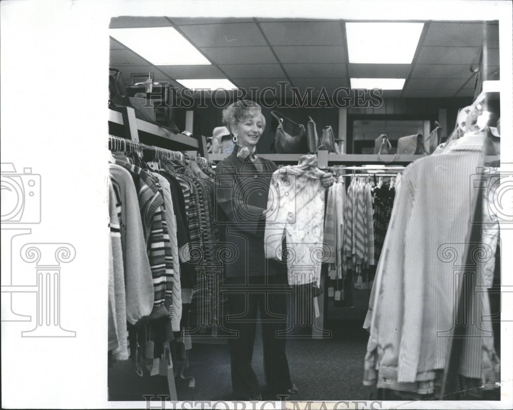 1976, Natalie Greenwald, 20% Off Fashion- RSA06705 - Historic Images