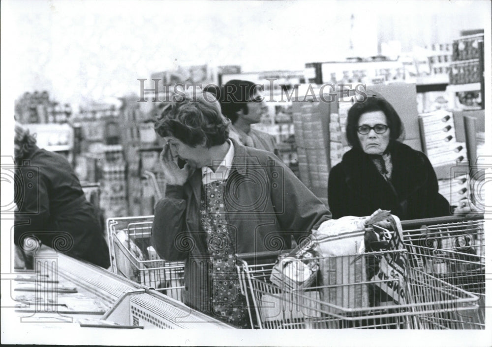 1973 Mrs. Robert Hannah shops at the Great - Historic Images