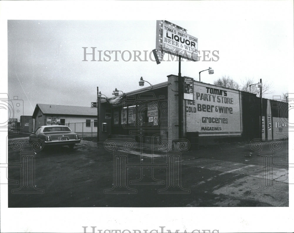 1984 Elaine Kless Grocery store Michigan Dw - Historic Images