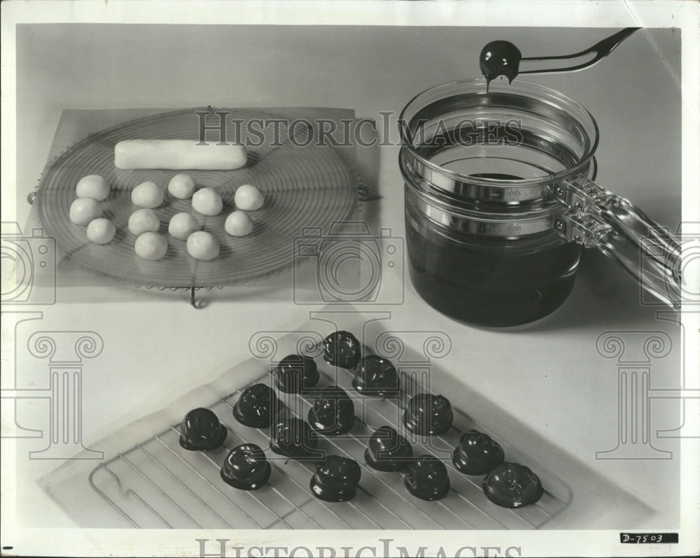 1965 Dipping Chocolate Semi-Sweet - Historic Images