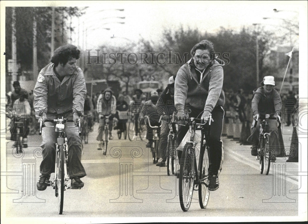 1981 Bikers Pedal Grant Park American Cance - Historic Images