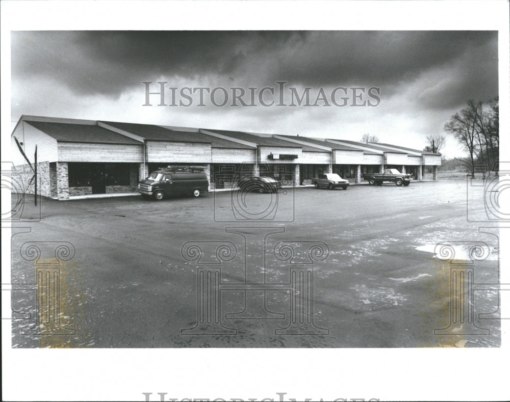 1989 Press Photo Outside View Of Gala Square Shopping C - Historic Images