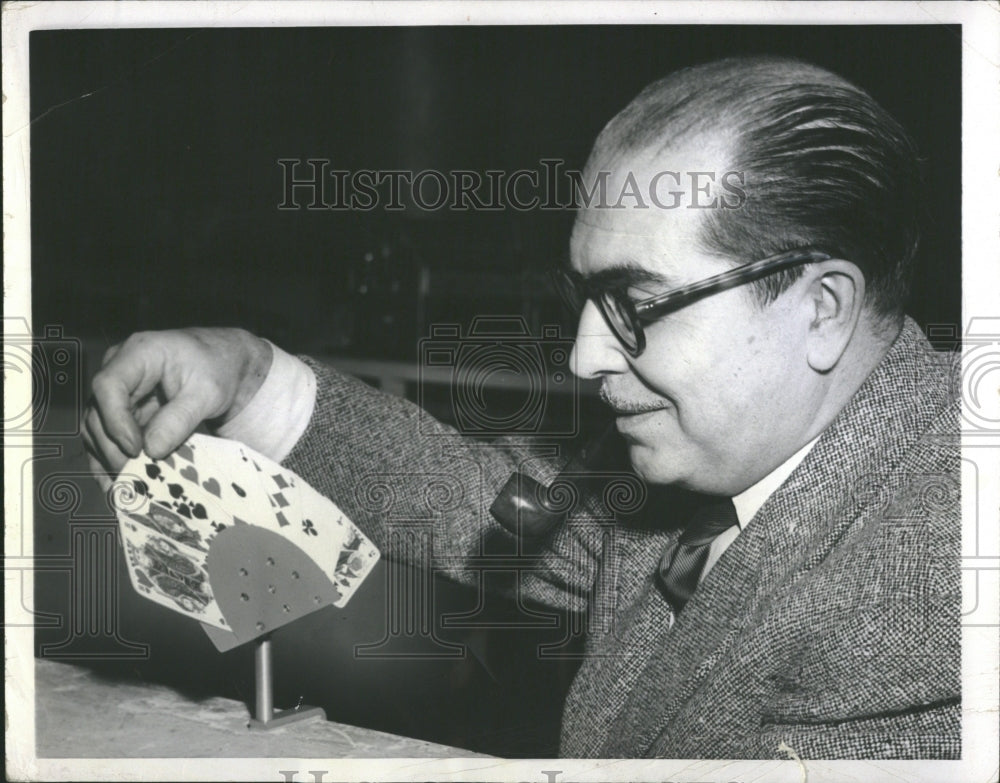 1954 Press Photo This Playing Holder is One Inventor&#39;s- RSA07305 - Historic Images