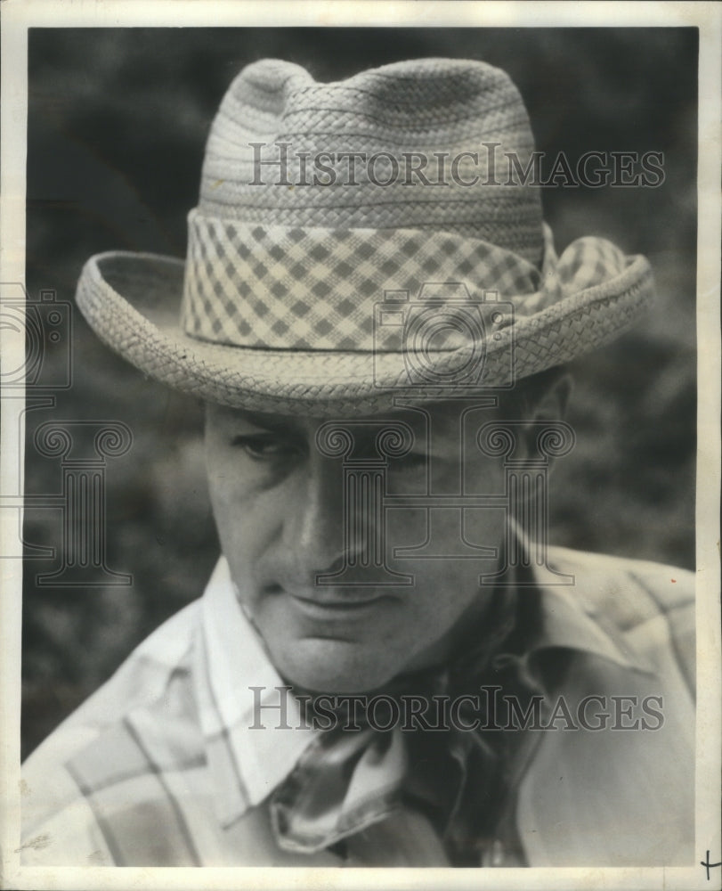 1970 Press Photo Knox designs planter hat coconut straw- RSA07807 - Historic Images