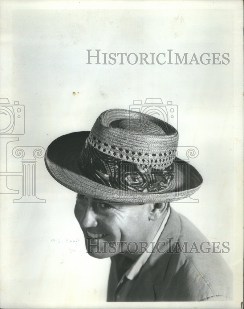 1967 Dobbs broad-brimmed Planter Hat fashio - Historic Images