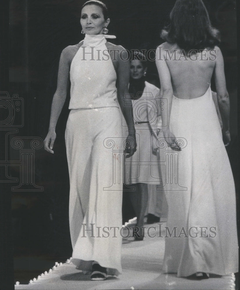 1972 Press Photo Fashion Anne Klein Pajama Blouson Halt- RSA08093 - Historic Images