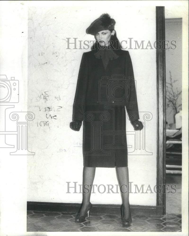 1979 Press Photo Fashion Anne Klein Boxy Jacket Pencil - Historic Images