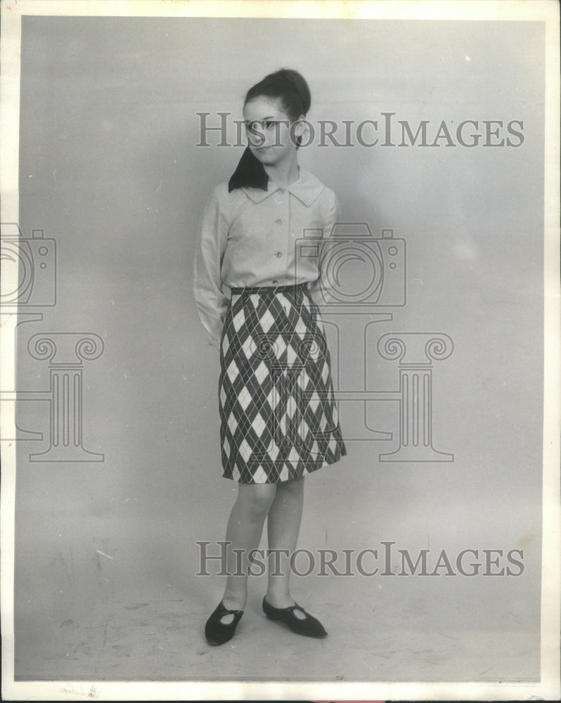 1965 Press Photo Teenager Fashions- RSA08141 - Historic Images