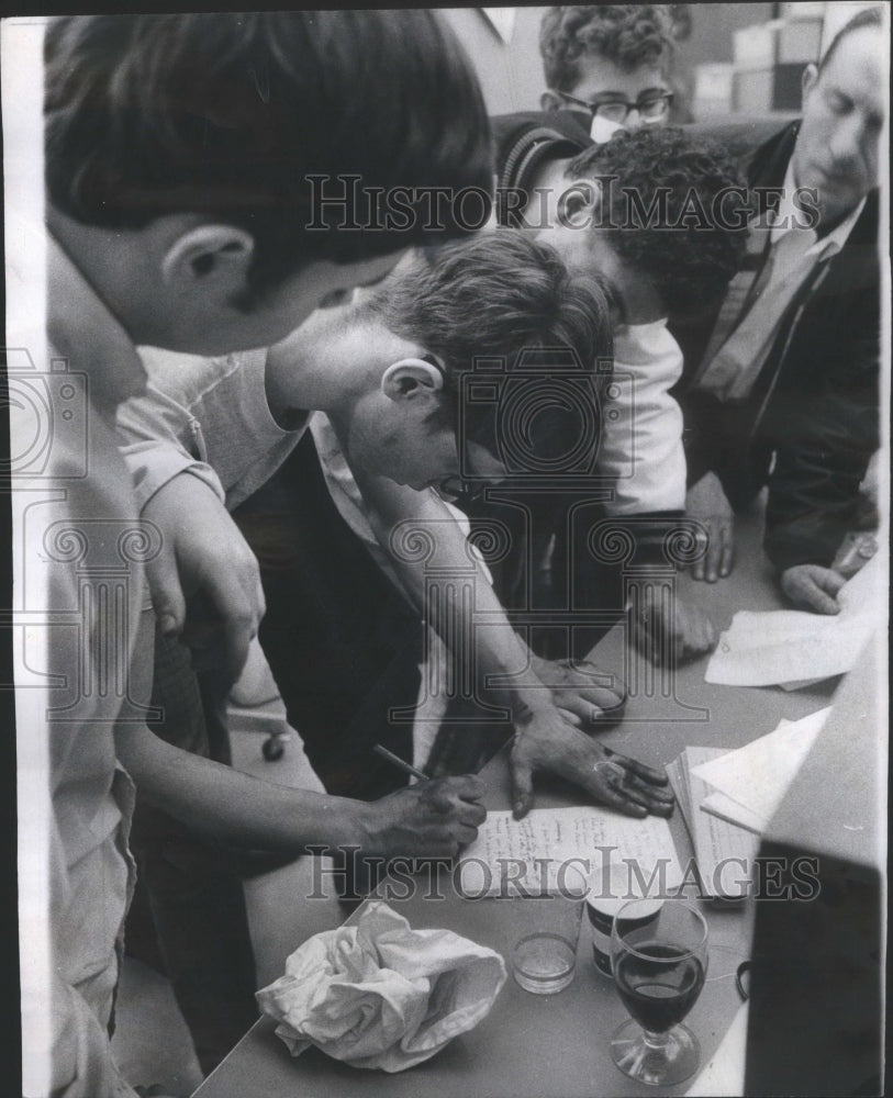 1970 Press Photo Students From Illinois School - Historic Images