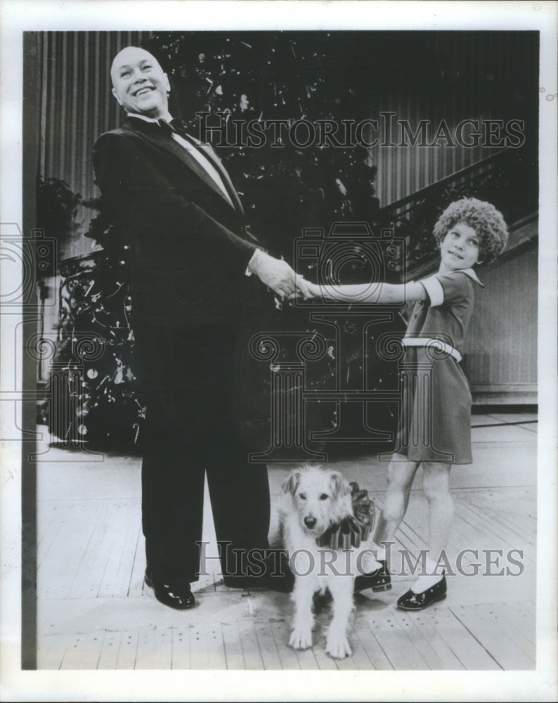 1982 Press Photo Reid Shelton Kristi Coombs star Annie- RSA08381 - Historic Images