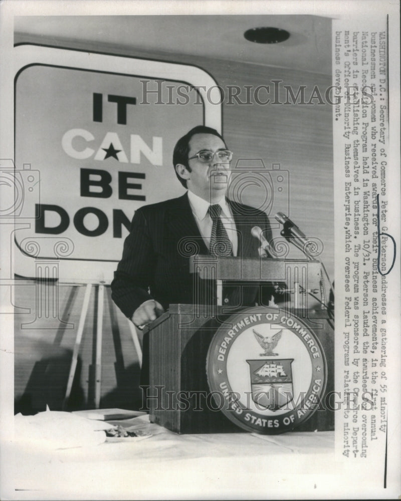 1972 Press Photo Peter Peterson Businessman Women Award - Historic Images