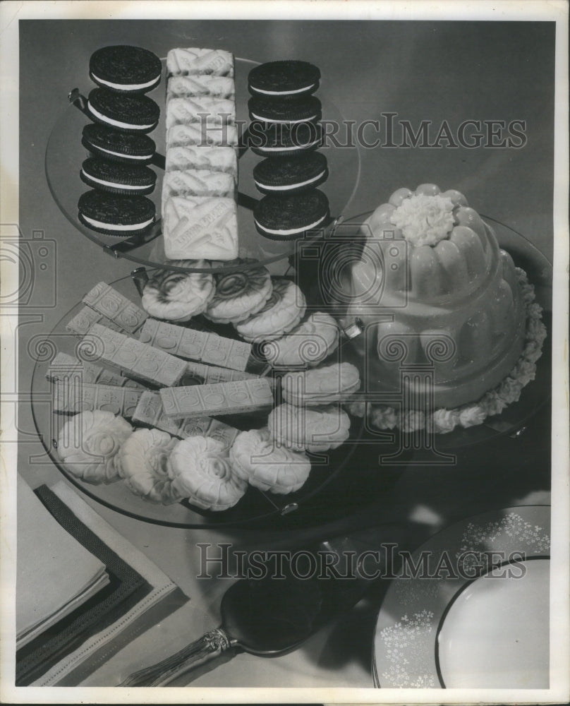 1960 Cookies (Dessert)-Historic Images