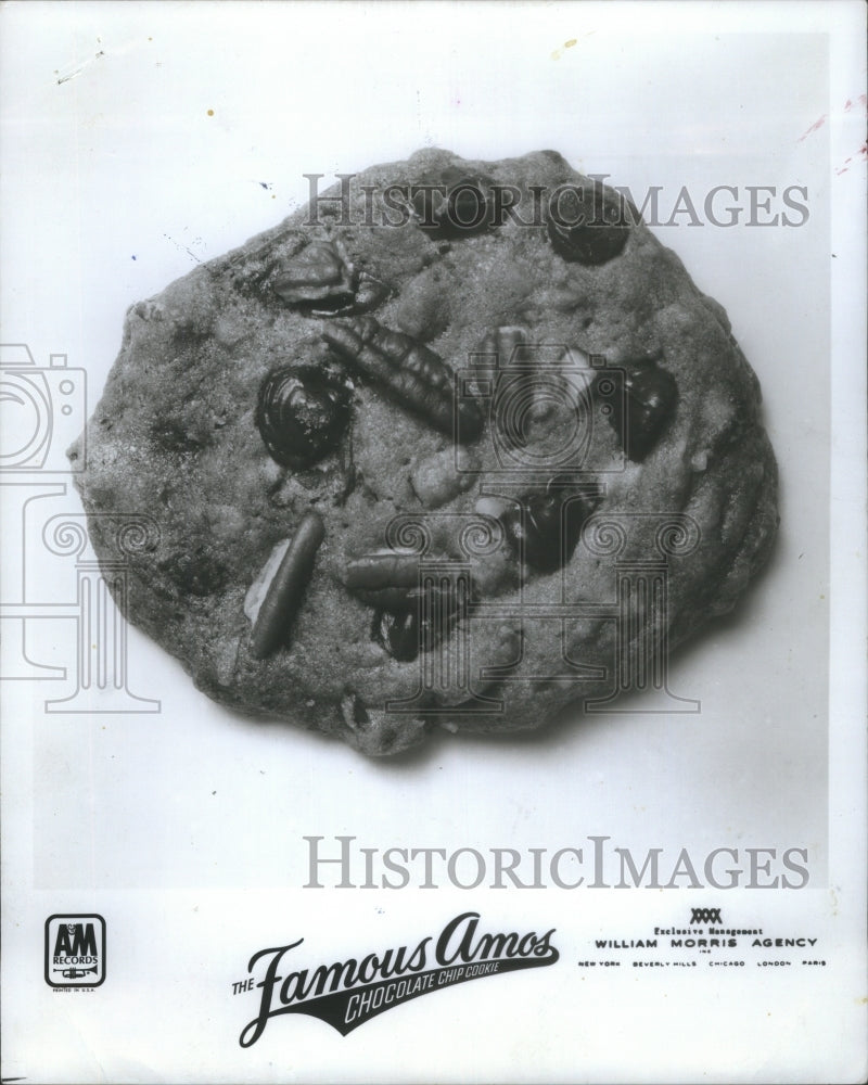 1977, Sweet Amos Chocolate Chip Cookie Food- RSA08513 - Historic Images