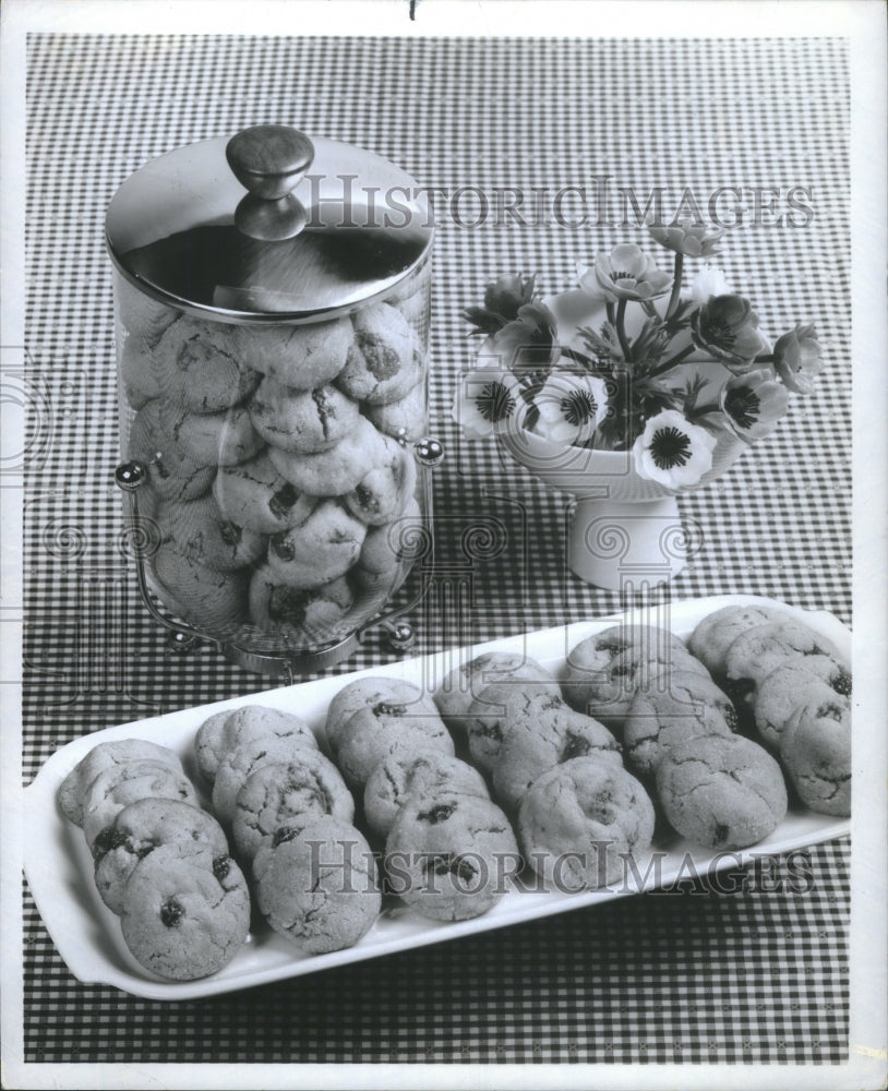 1988 Chocolate Chip Cookies - Historic Images