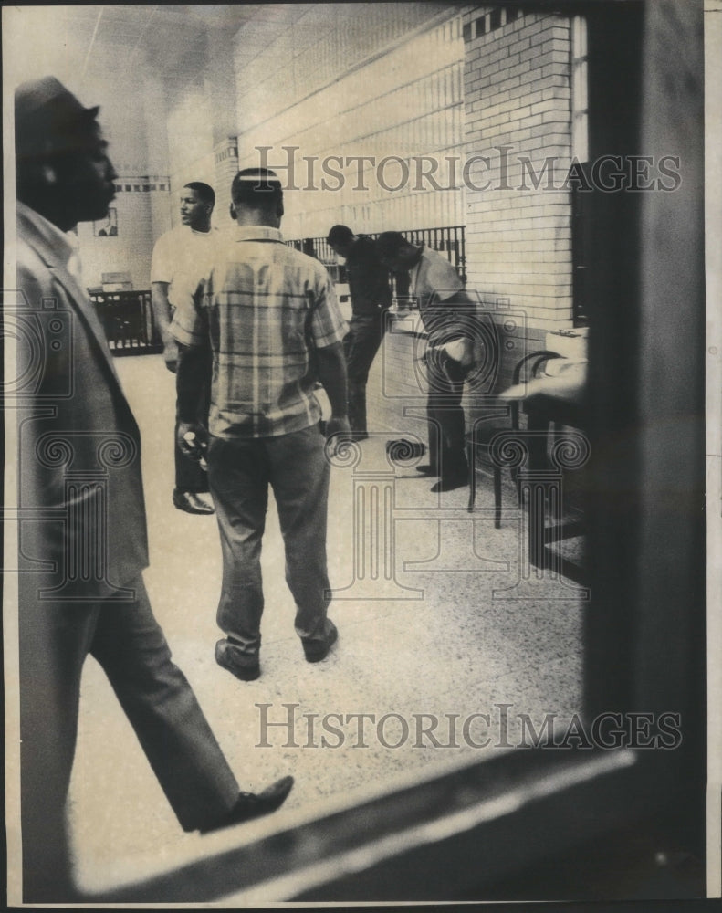 1968 Captured Prisoners In Cook County Jail - Historic Images