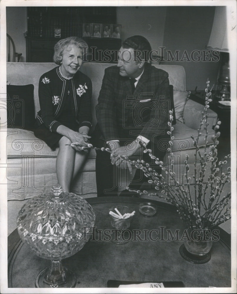 1968 Mrs. William E. Glass Denver Socialite - Historic Images