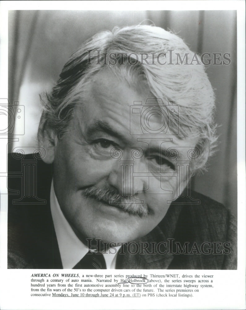 Press Photo Hal Holbrook Narrator Computer Car Fin War- RSA09179 - Historic Images