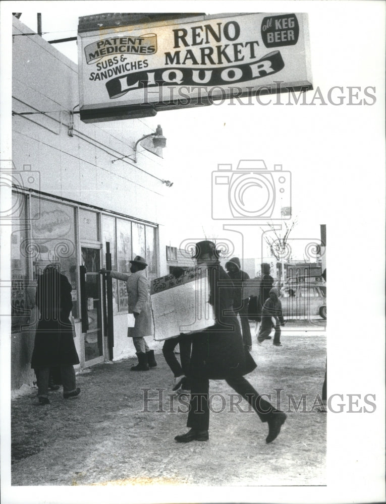 1981 Demonstrators Reno Market Beating - Historic Images