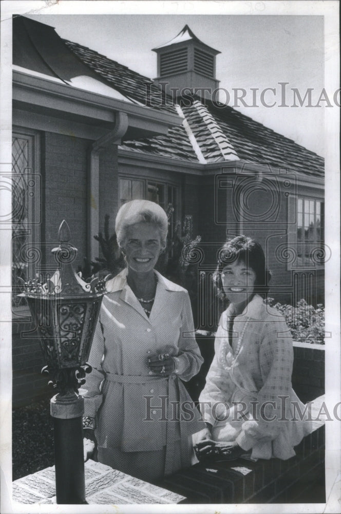 1973 Press Photo MRS. HENRY VAN SCHAACK MRS. HERBERT CR- RSA10295 - Historic Images