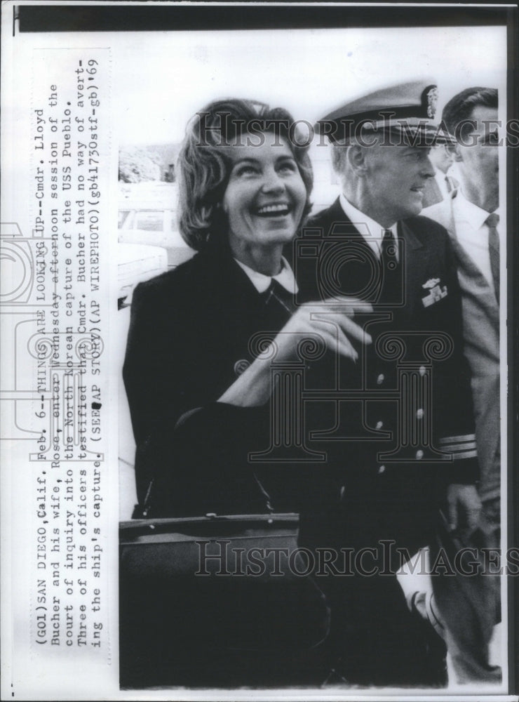 1969 Press Photo Commander Llyod Bucher-Wife Rose Enter- RSA11077- Historic Images