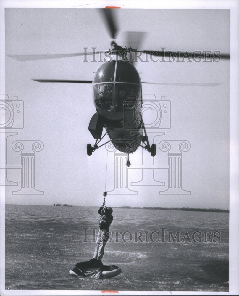 1958 Press Photo U.S. Navy Air-Sea Rescue- RSA11101 - Historic Images