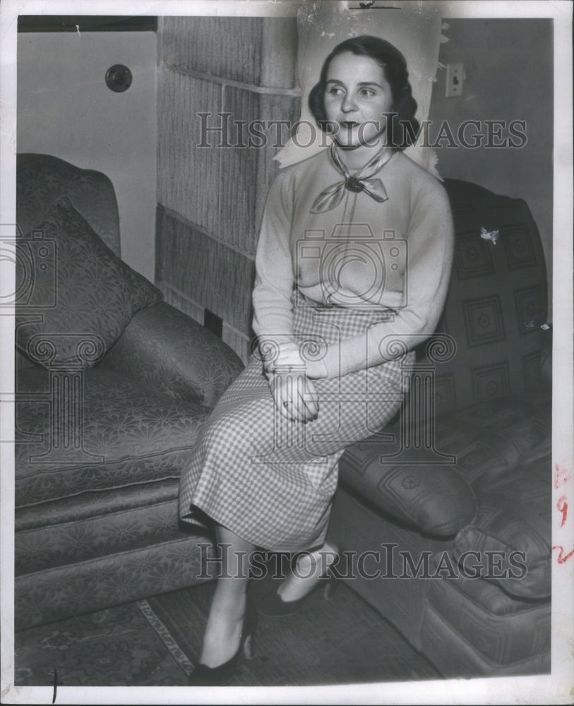 1951 Press Photo Jury Frost Poet Pose- RSA11155 - Historic Images