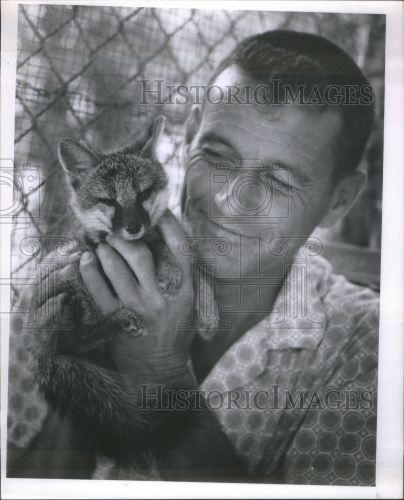 1964 Zoo attendant Sage Messner kit idea si - Historic Images