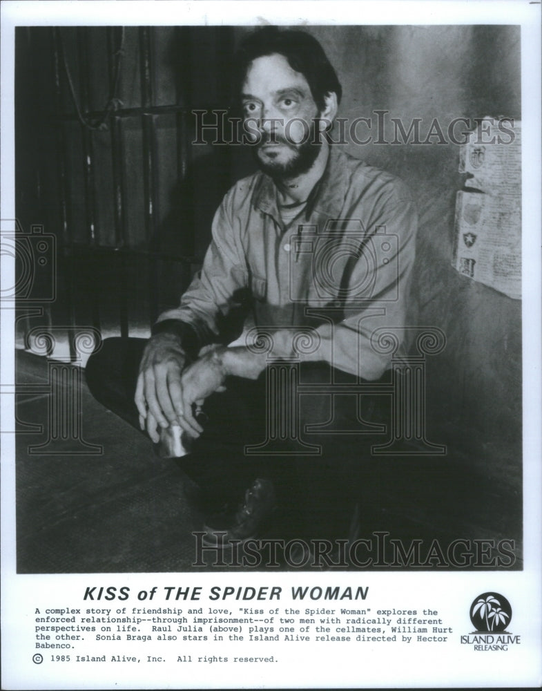 1986, Actor Raul Julia Starring in &quot;Kiss Of- RSA11983 - Historic Images