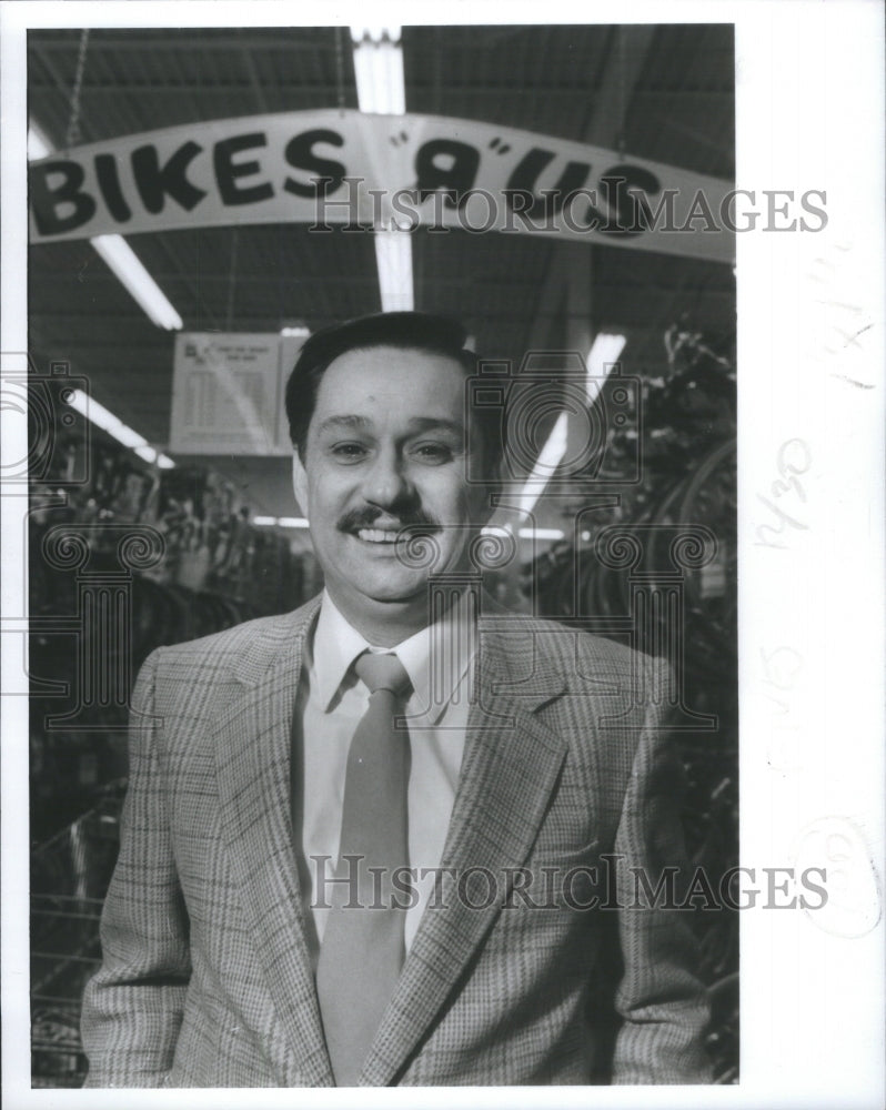 1985 Don Jordan Business Executive For Toys - Historic Images