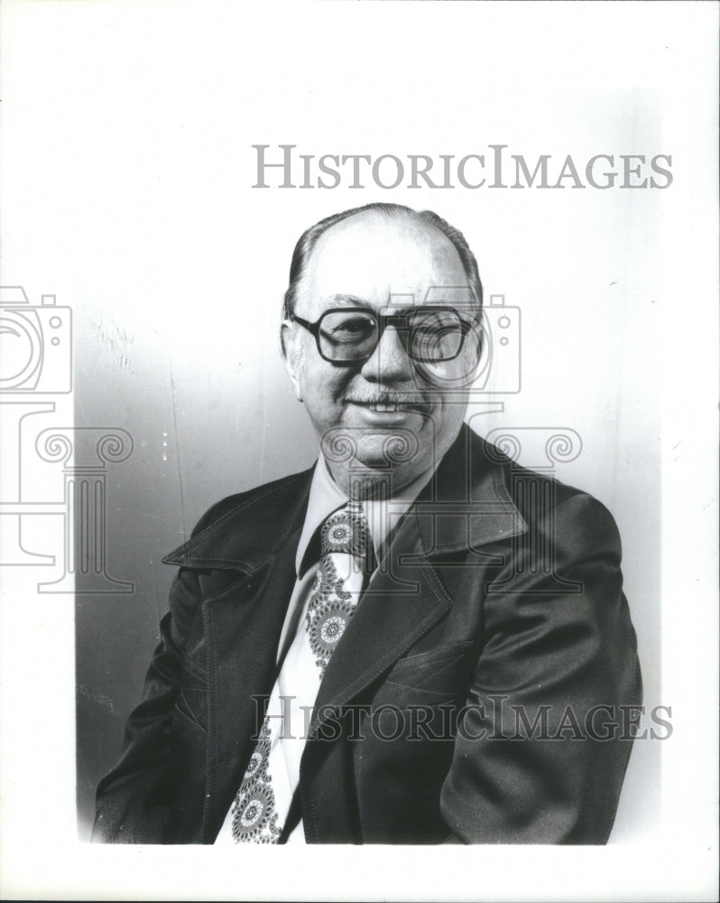 1990 Frank Judge News Writer - Historic Images