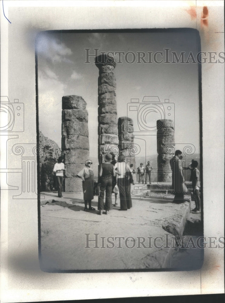 1977 Tourists at the Temple of Apollo in De - Historic Images