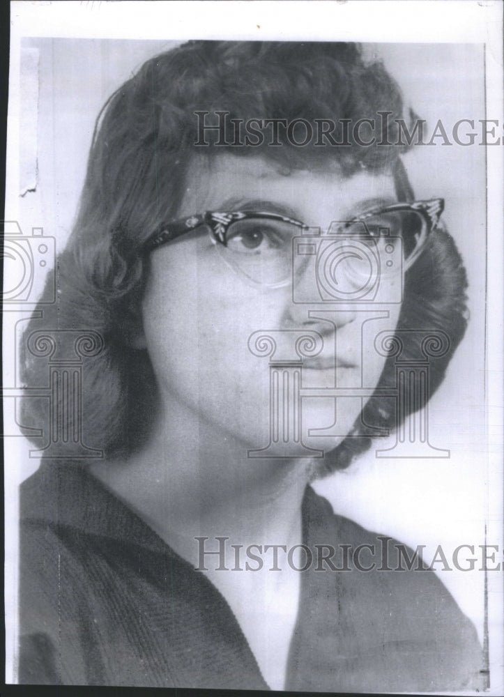 1959 Press Photo Claudia Fuller Woman Girl Glasses Port- RSA13179- Historic Images