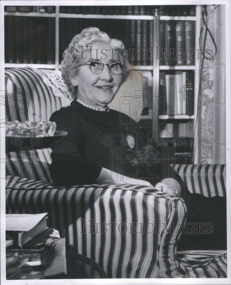 1961 Mrs. C.I. Owen - Historic Images