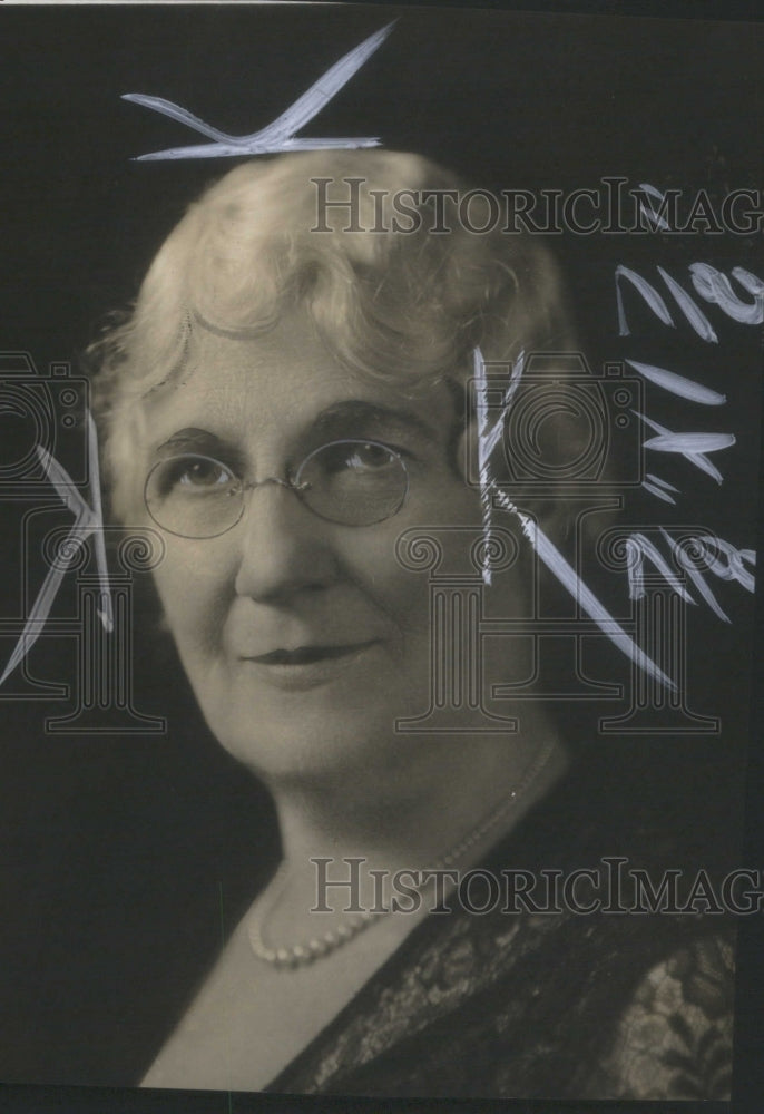 1933 Laura F. Osborn - Historic Images