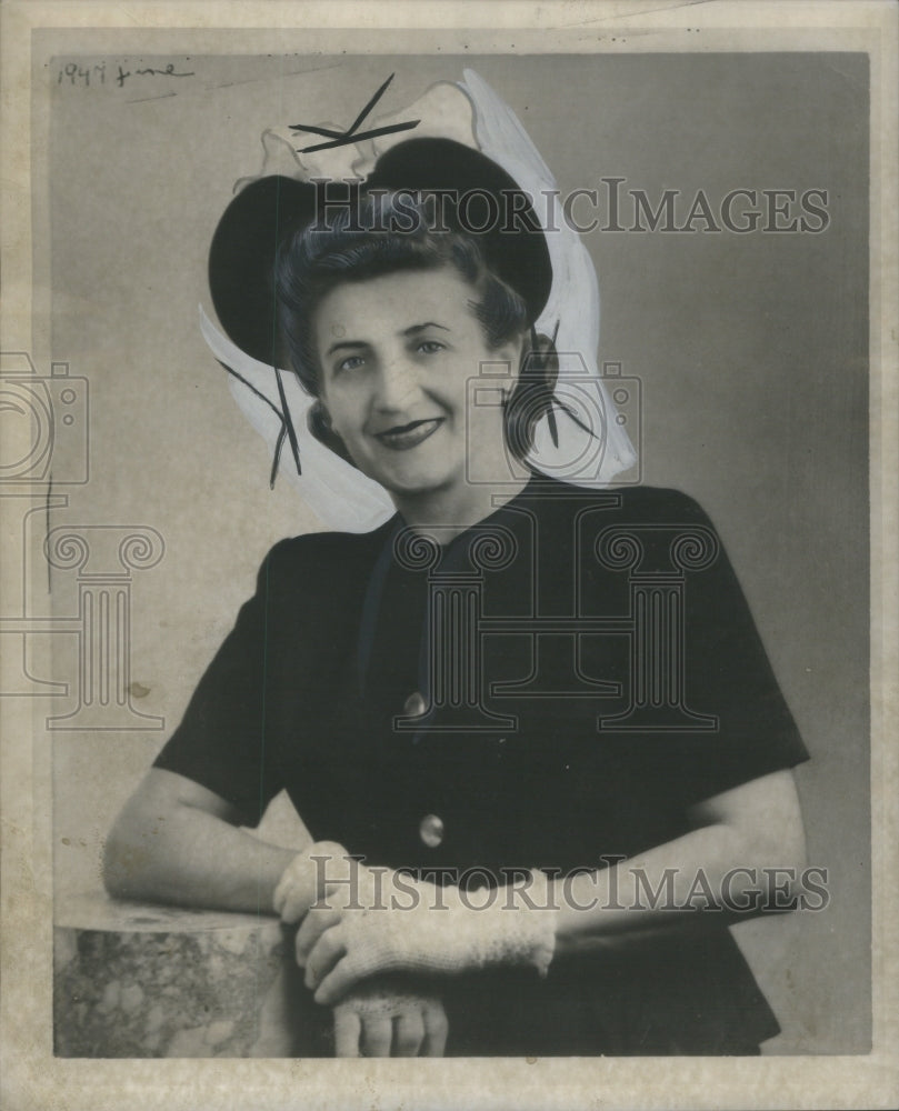 1948 Clubs Mrs Morris Mony - Historic Images