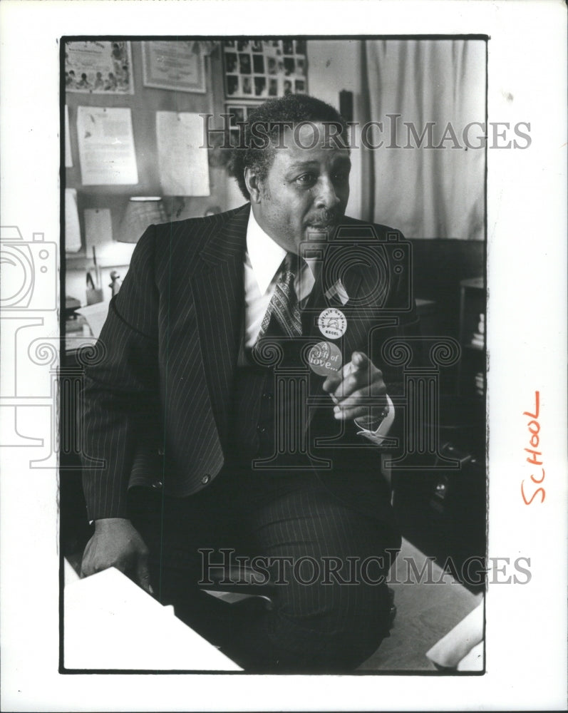 1981 Educator Dr Thomas Mason - Historic Images