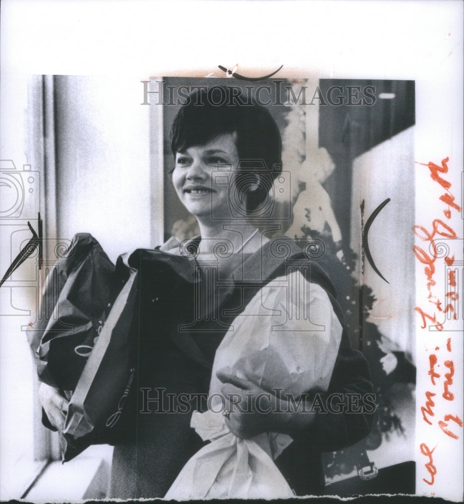1965 Press Photo Mrs. James Lovell, Jr.- RSA13759 - Historic Images